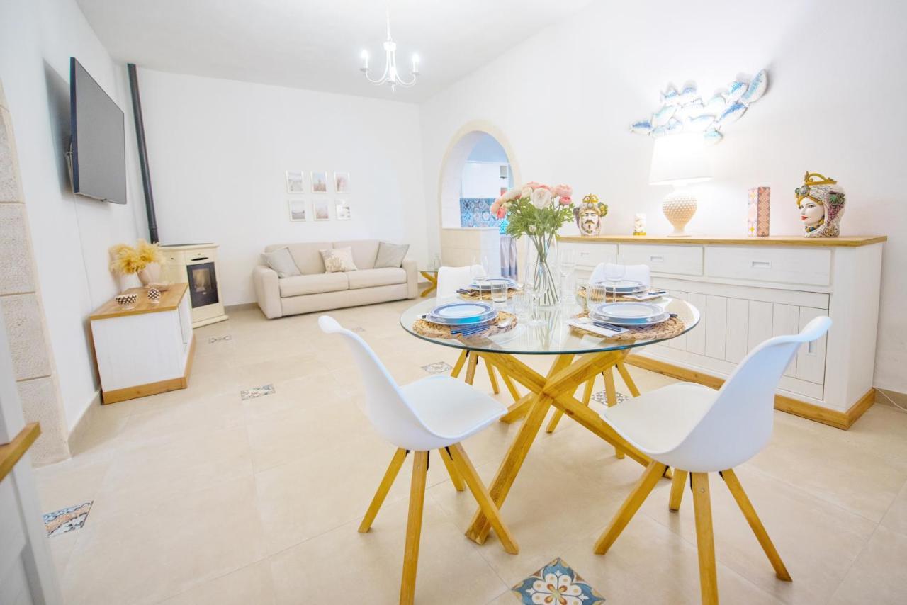 Villa Etoile - Charme & Relax With Pool Avola Bagian luar foto