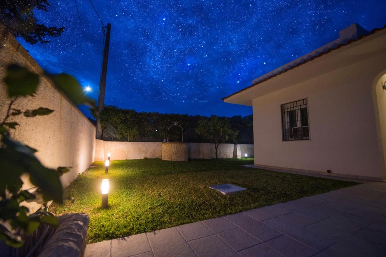 Villa Etoile - Charme & Relax With Pool Avola Bagian luar foto